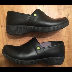 Dansko work wonders black size 41 (size 10.5/11)